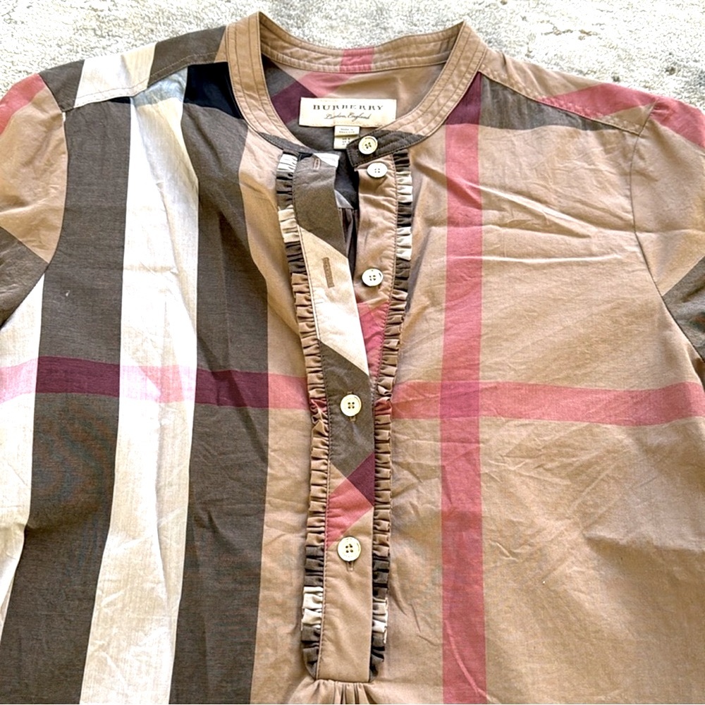 Burberry ruffled front Henley style button front shirt size US 4